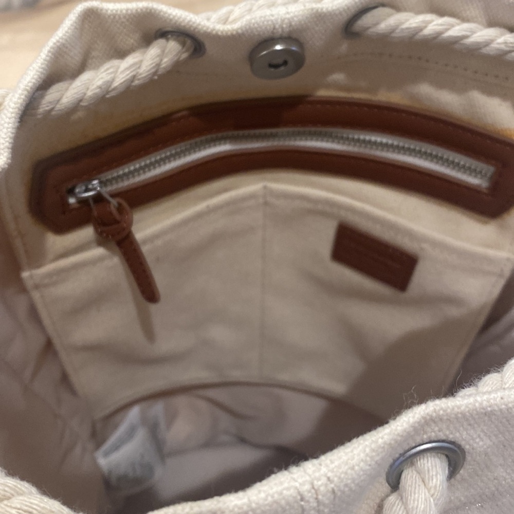 A&F Drawstring Bucket Backpack - Picture 4 of 8